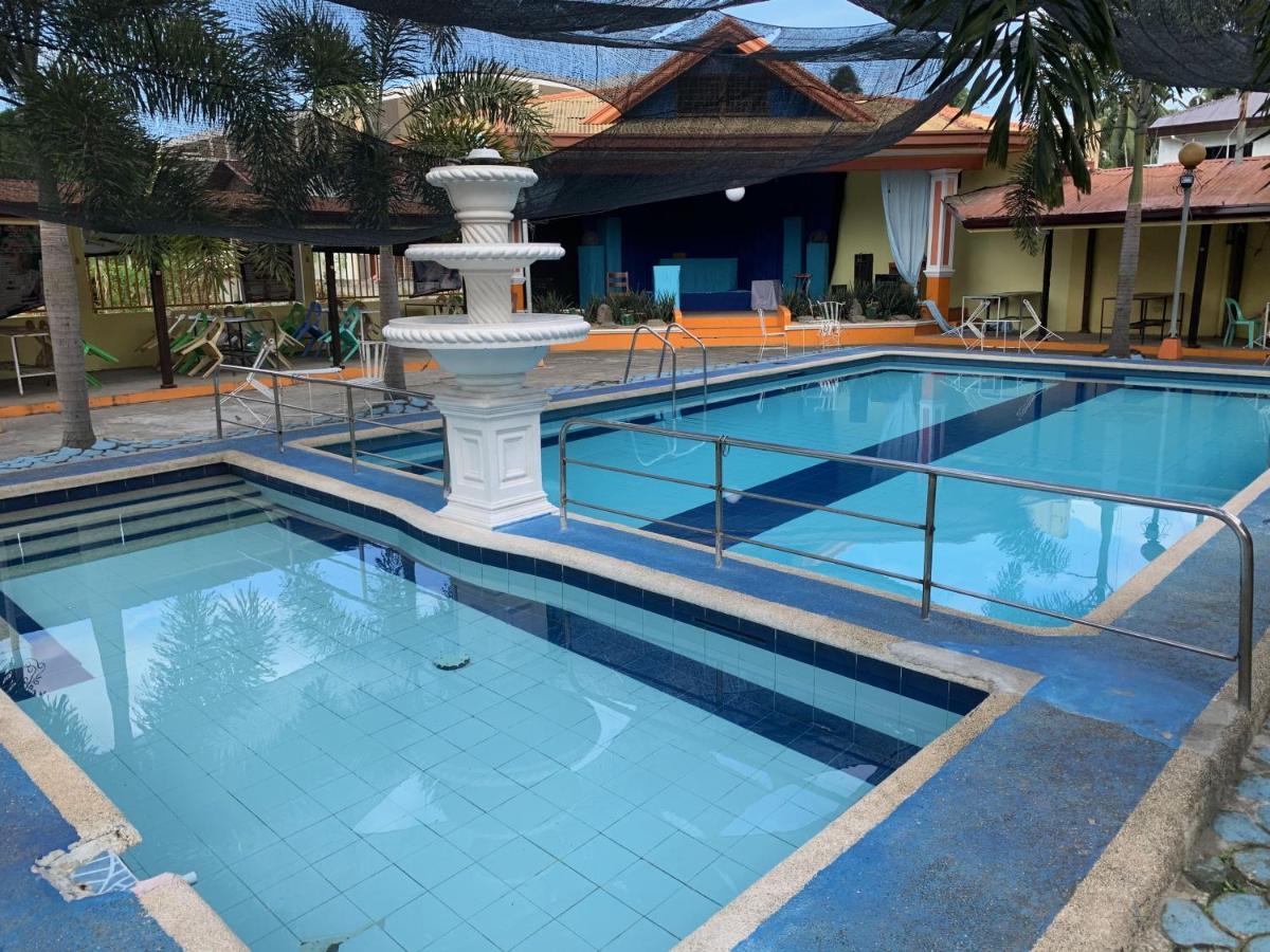 Отель Rufina'S Leisure Center Tagum Экстерьер фото