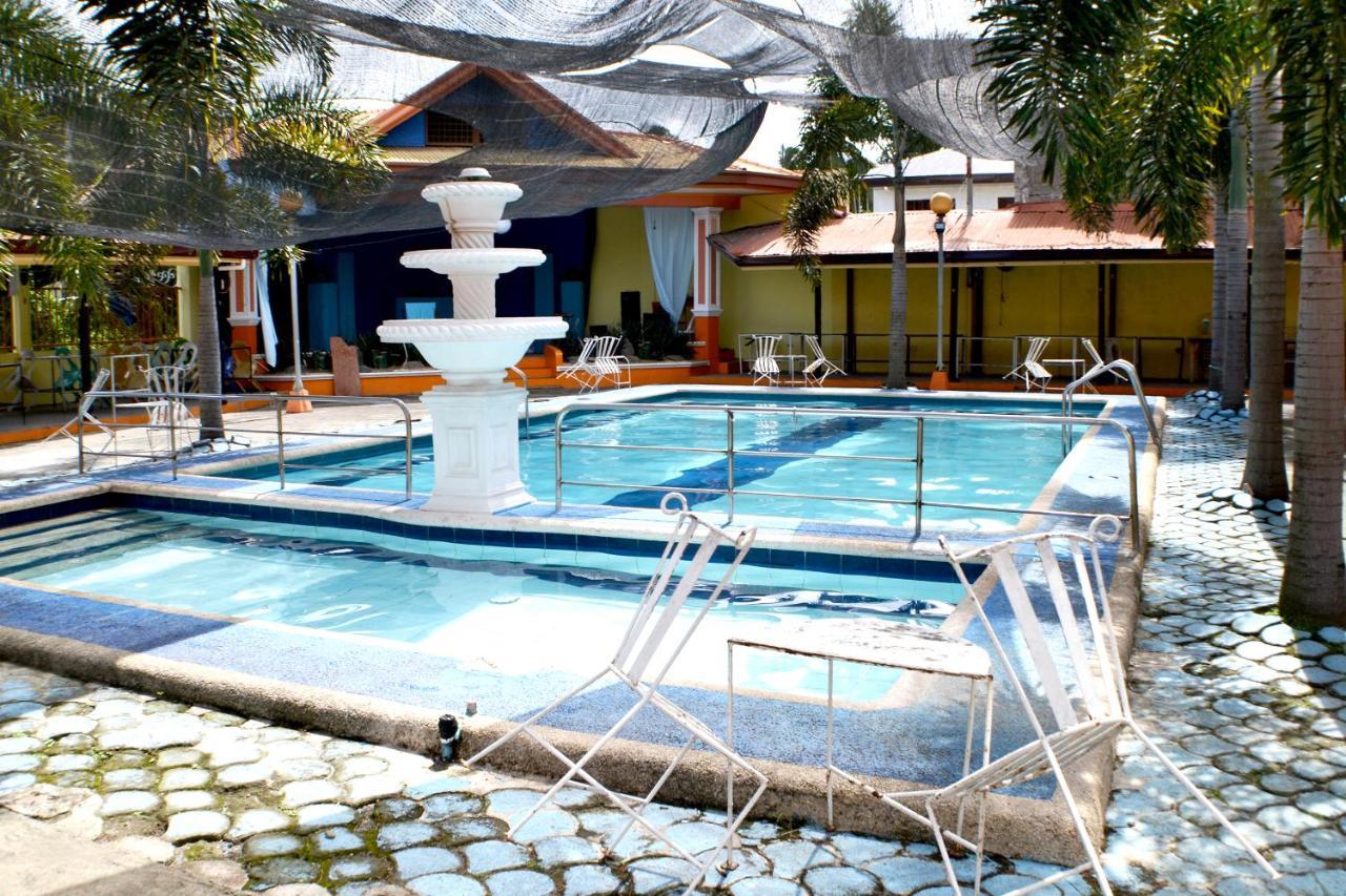Отель Rufina'S Leisure Center Tagum Экстерьер фото